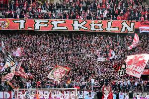 Starker Nebel: Kölns Anpfiff zweimal verschoben