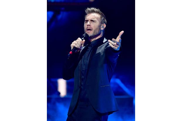 Als der Star kurz darauf auch noch in einer TV-Gala um Spenden für bedürftige Kinder bat, rechneten ihm nicht wenige Leute vor, wie sehr seine Steuern - hätte er sie denn gezahlt - diesen Kindern hätt ...