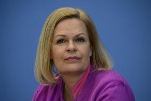 Faeser: Katar gibt "Sicherheitsgarantie" - WM-Besuch geplant