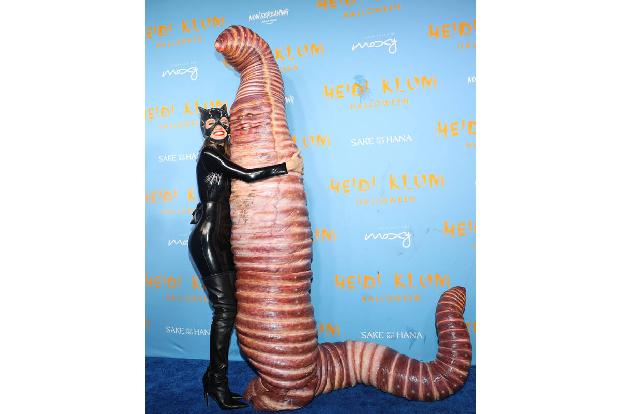 ...Tochter Leni, die als Catwoman verkleidet war.