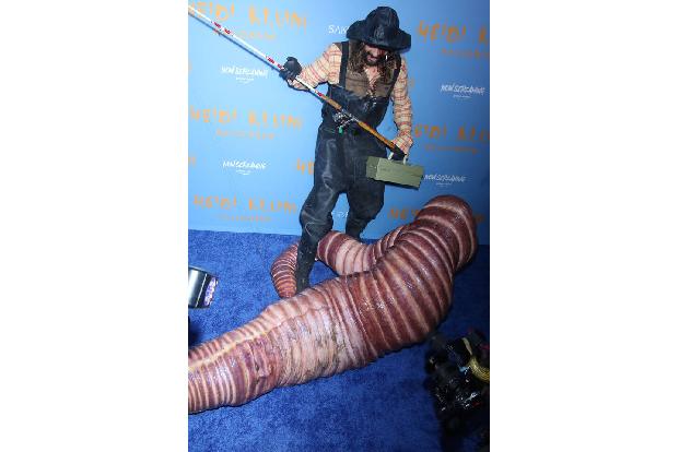 Tom hatte einen Haken für seinen Wurm dabei...