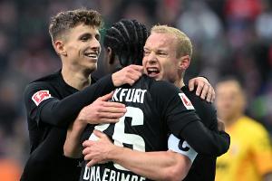 Trotz Augsburger Blitzstart: Frankfurt hält Anschluss