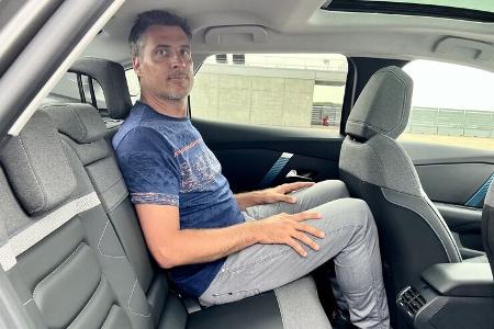 6/2022, Citroen e-C4 X 2023