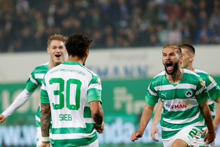 Pleite in Fürth: HSV verpasst Sprung an die Spitze