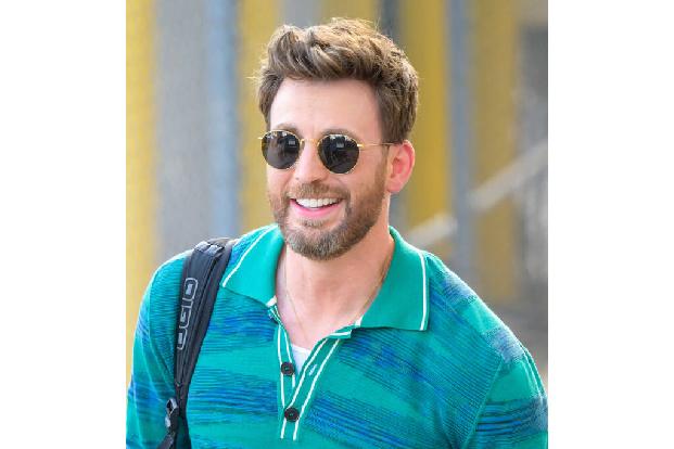 Chris Evans wurde zwar kürzlich zum 'Sexiest Man Alive' gekürt, hat aber immer noch (mindestens) einen Wunsch auf seiner Bucket List offen. Er möchte singen, in einem Musical. Dafür würde er sogar ein ...