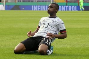 Moukoko schwitzte bei Nominierung: "Konnte es nicht fassen"