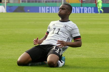 Moukoko schwitzte bei Nominierung: 