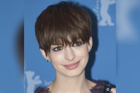 Pixie-Cut mit geradem Pony
