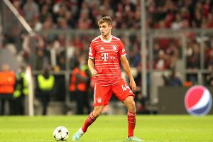 FC Bayern verlängert vorzeitig mit Stanisic
