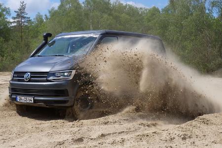 VW T2 Bus gegen VW T6 Seikel 4Motion