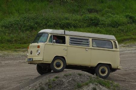 VW T2 Bus gegen VW T6 Seikel 4Motion