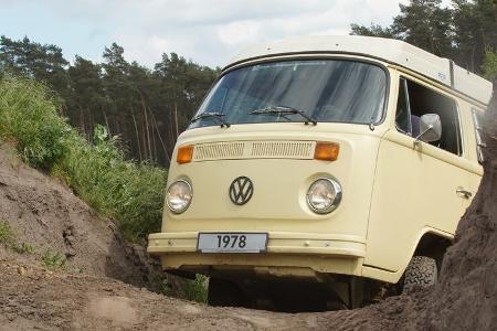 VW T2 Bus gegen VW T6 Seikel 4Motion