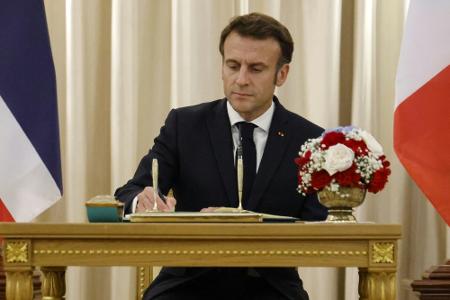 Vor Katar-WM: Macron warnt vor Politisierung des Sports