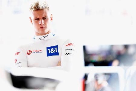 Die Karriere von Mick Schumacher - Mick Schumacher am Scheideweg: Nach seinem Aus bei Haas steht der Sohn von Rekord-Weltmeister Michael Schumacher vor einer ungewissen Zukunft in der Formel 1. Wir blicken zurück auf das Leben und die Motorsport-Karriere des 23-Jährigen: