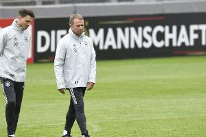 Assistent Röhl: Trainer Flick macht "aus einem Ihr ein Wir"