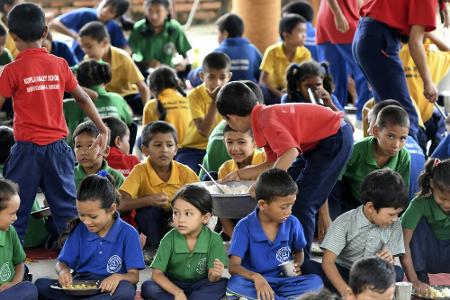 Nationalmannschaft spendet eine Million Euro an Kinderdorf