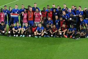 Oranje-Stars kicken mit Arbeitsmigranten