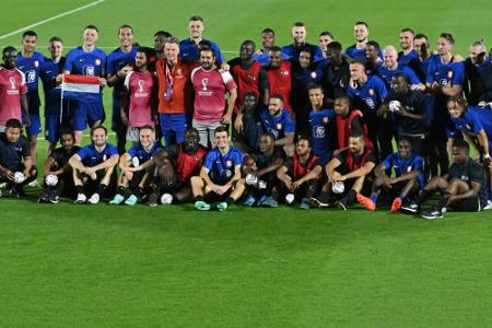 Oranje-Stars kicken mit Arbeitsmigranten