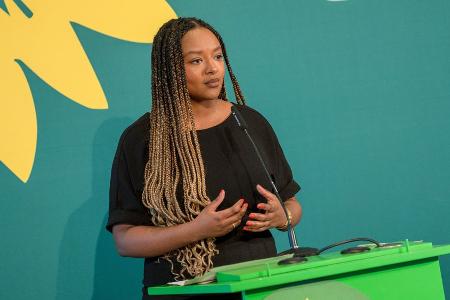 Aminata Touré: Erste deutsche Ministerin auf dem 