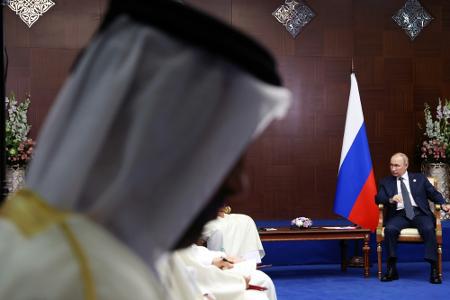 Zwei Tage vor WM-Start: Katars Emir telefoniert mit Putin
