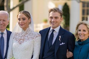 Präsident Joe Biden gratuliert seiner Enkelin Naomi zur Hochzeit