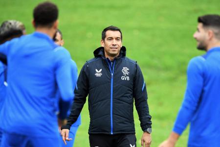 Glasgow Rangers entlassen van Bronckhorst