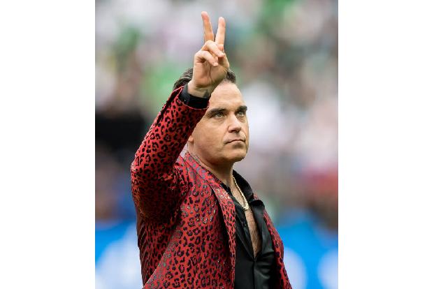 Robbie Williams steht schon seit Tagen für seine Entscheidung, in Katar zu singen, unter Beschuss. Auf der Eröffnungsfeier war der Star nicht auf der Bühne, doch in einem Interview mit der italienisch ...