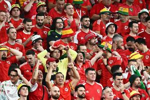 Regenbogen-Hüte: Wales spricht bei der FIFA vor