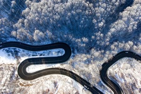 Autofahren im Winter: Sicher unterwegs auf Schnee und Eis