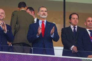 König Felipe VI. unterstützte Spanien beim WM-Spiel