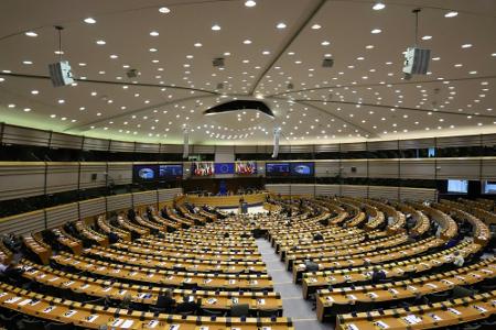 WM-Resolution: EU-Parlament kritisiert FIFA und Katar