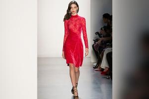 Die besten Outfits für die Firmenweihnachtsfeier