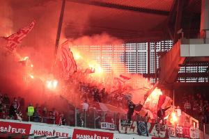 Bengalos: Geldstrafen für Mainz 05 und Union Berlin