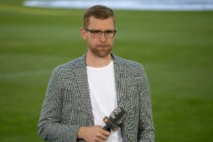 Experte Mertesacker "geht fremd" - Eistraining mit den Löwen