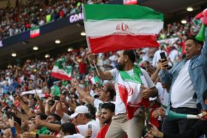 Flagge bearbeitet: Iran protestiert gegen US-Verband