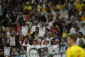 Özil-Protest beim Spanien-Spiel