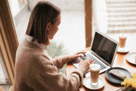 Cozy-Chic im Homeoffice: Styling-Tipps für den Winter