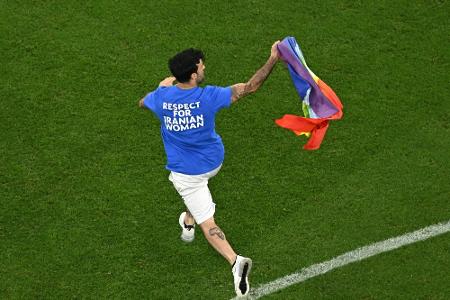 Flitzer beim WM-Spiel zwischen Portugal und Uruguay