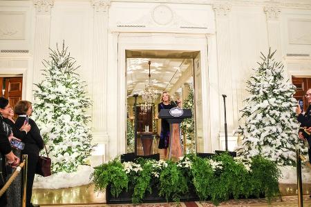 Weißes Haus: Zur Weihnachtsdeko von Jill Biden gehören 77 Bäume