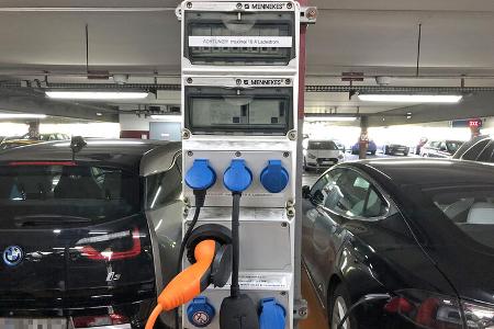 …ffentliche Ladestation Elektro-Auto Parkhaus Flughafen MŸnchen
