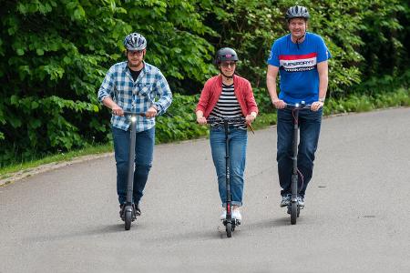 E-Scooter Elektro Tretroller Test Vergleich BMW X2 City Metz Moover Xiaomi M365 Moovi Ninebot ES2