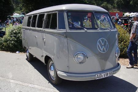 1951-VW-Transporter-Type-22A-Standard-Microbus-LHD-Cargo-Doors-right