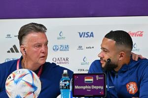 Van Gaal und Depay: "Jetzt küssen wir uns auf den Mund"