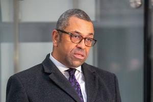 Außenminister James Cleverly verteidigt die Royals