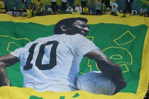 Peles Gesundheitszustand "verbessert sich weiter"