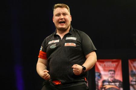 Darts: Schindler erstmals Vater