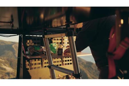 Lone Peak Camper (2023), Tisch, Innenraum