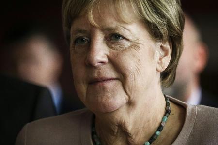 Merkel half Ex-Bundestrainer Klinsmann beim 