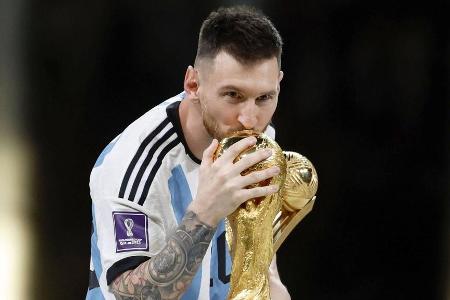 Lionel Messi (Argentinien) - Superlative reichen nicht aus. Seine beste WM krönte Messi mit dem größten Titel seiner Karriere. Argentinien war oft angewiesen und abhängig von den Geistesblitzen des 35-Jährigen. Messi hielt dem Druck stand und lieferte ab.