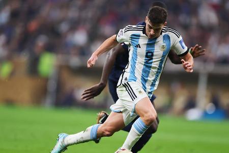 Julian Álvarez (Argentinien) - Die ersten beiden Spiele nur Joker, doch mit Álvarez in der Startelf wurde Argentinien offensiv gefährlicher. Ragte im Halbfinale mit einem Doppelpack heraus und wurde hinter Mbappé und Messi drittbester Torschütze.